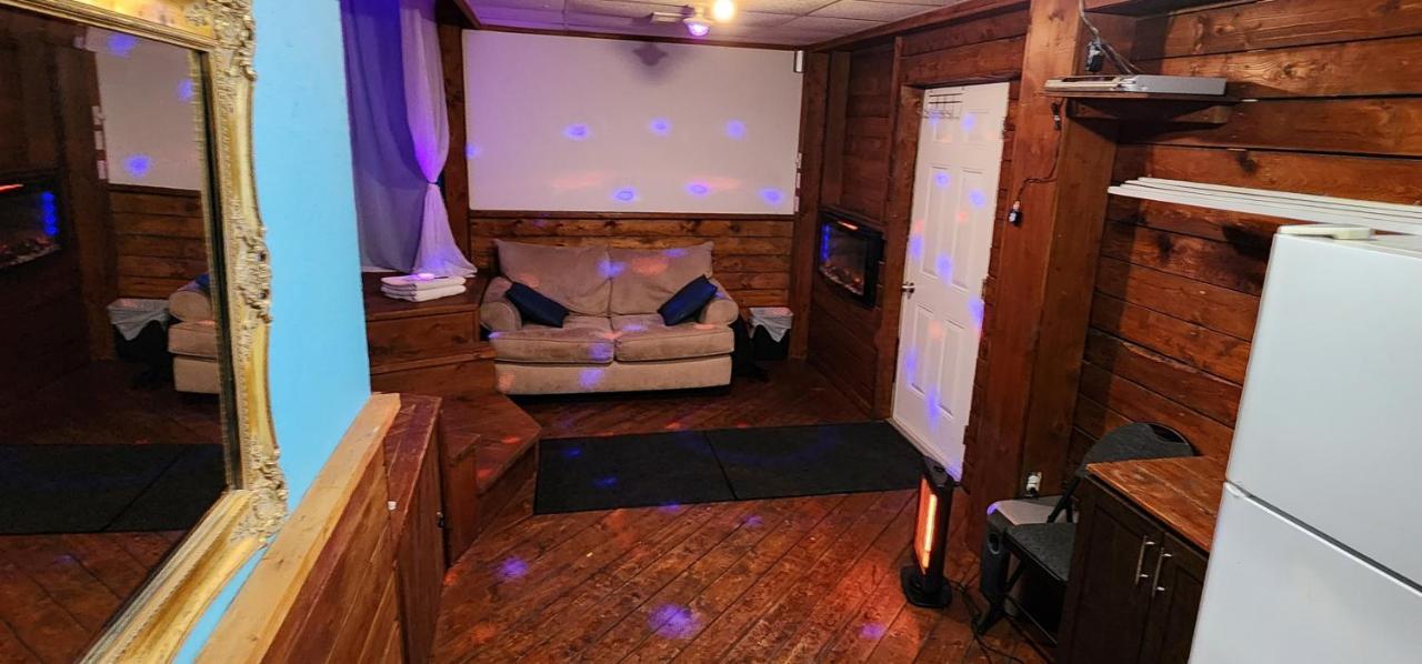 Petit Studio Tres Intime, Avec Spa Interieur Au Coeur De Shawinigan Exterior foto