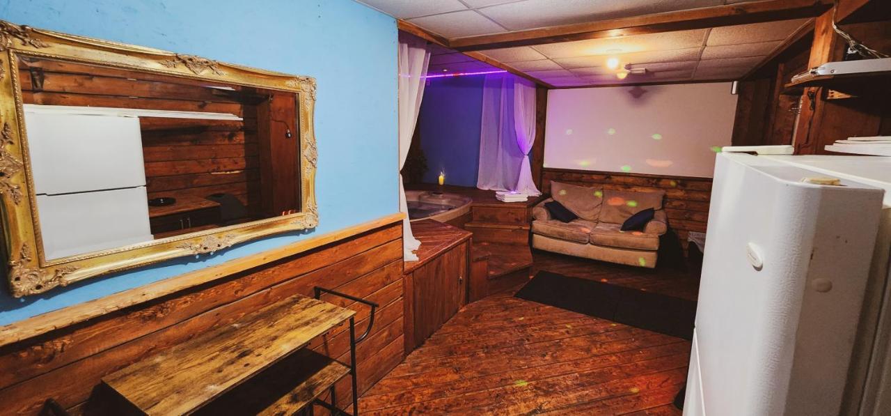 Petit Studio Tres Intime, Avec Spa Interieur Au Coeur De Shawinigan Exterior foto