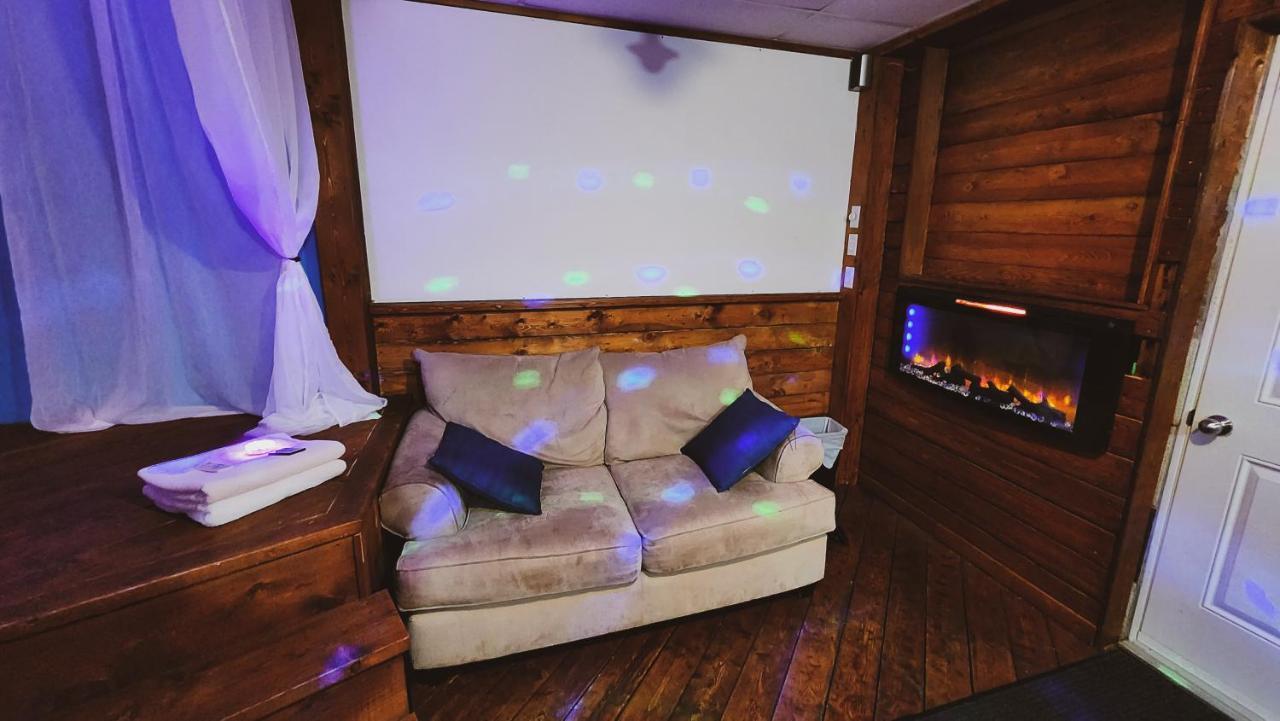 Petit Studio Tres Intime, Avec Spa Interieur Au Coeur De Shawinigan Exterior foto